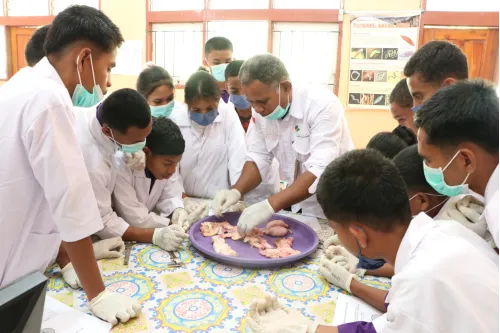 Ajarkan Reproduksi Ternak, Kementan Siap Cetak Generasi Emas Bidang Keperawatan Hewan