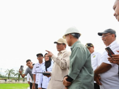 Tinjau Sawah Sumut, Mentan Amran Pastikan Program Swasembada Lewat Oplah dan Cetak Sawah Berjalan Lancar