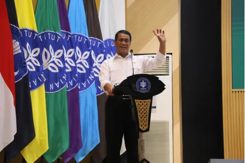 Clear! Mentan Amran Jelaskan Fluktuasi Harga TBS Petani Sawit